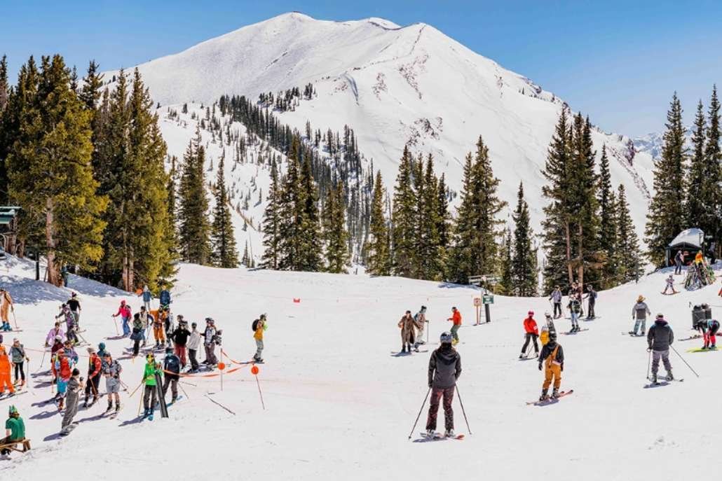 Aspen-Visitors-Guide-Winter